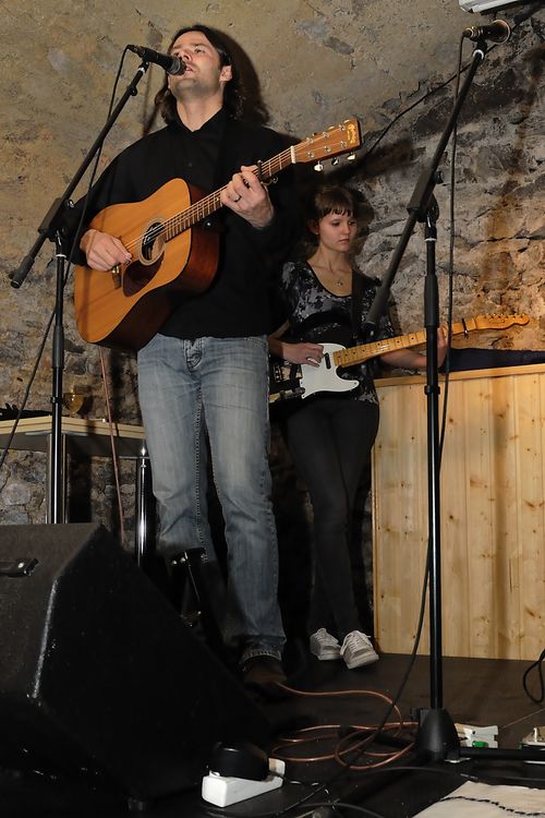 Pavlína Jíšová s kapelou