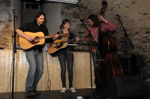 Pavlína Jíšová s kapelou