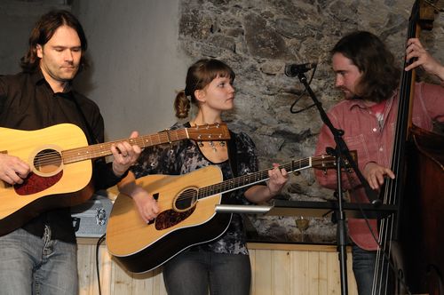 Pavlína Jíšová s kapelou