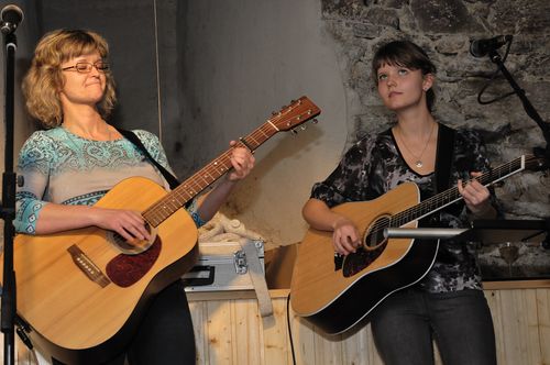 Pavlína Jíšová s kapelou